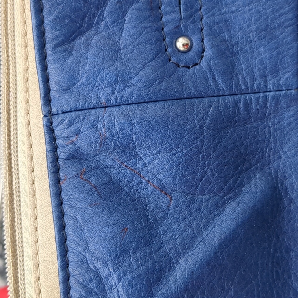 B makowsky blue and cream leather purse - Picture 4 of 15